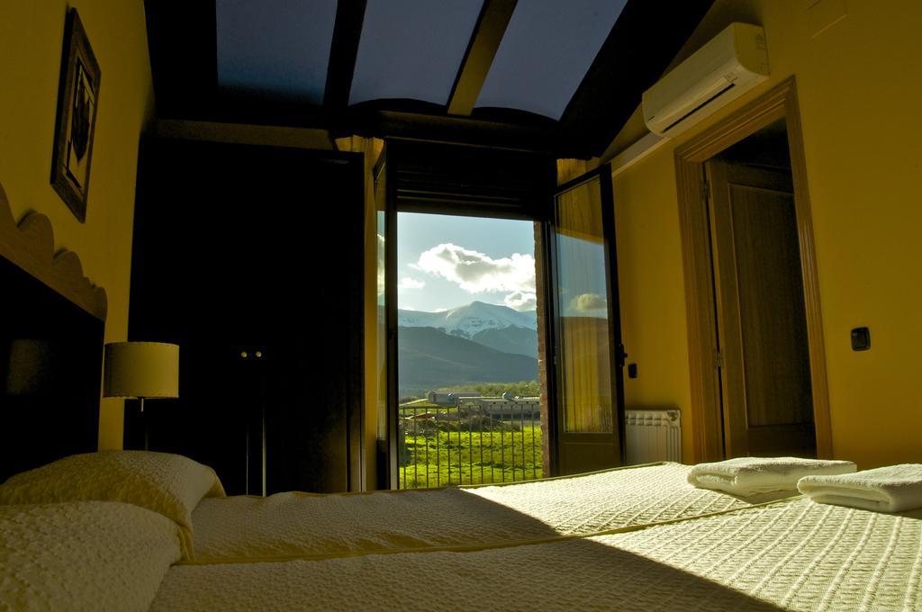 Hotel El Comendador Añón Zimmer foto